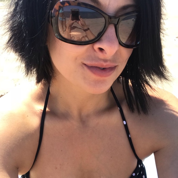 Meet your Posher, Liz - Picture 8 of 8